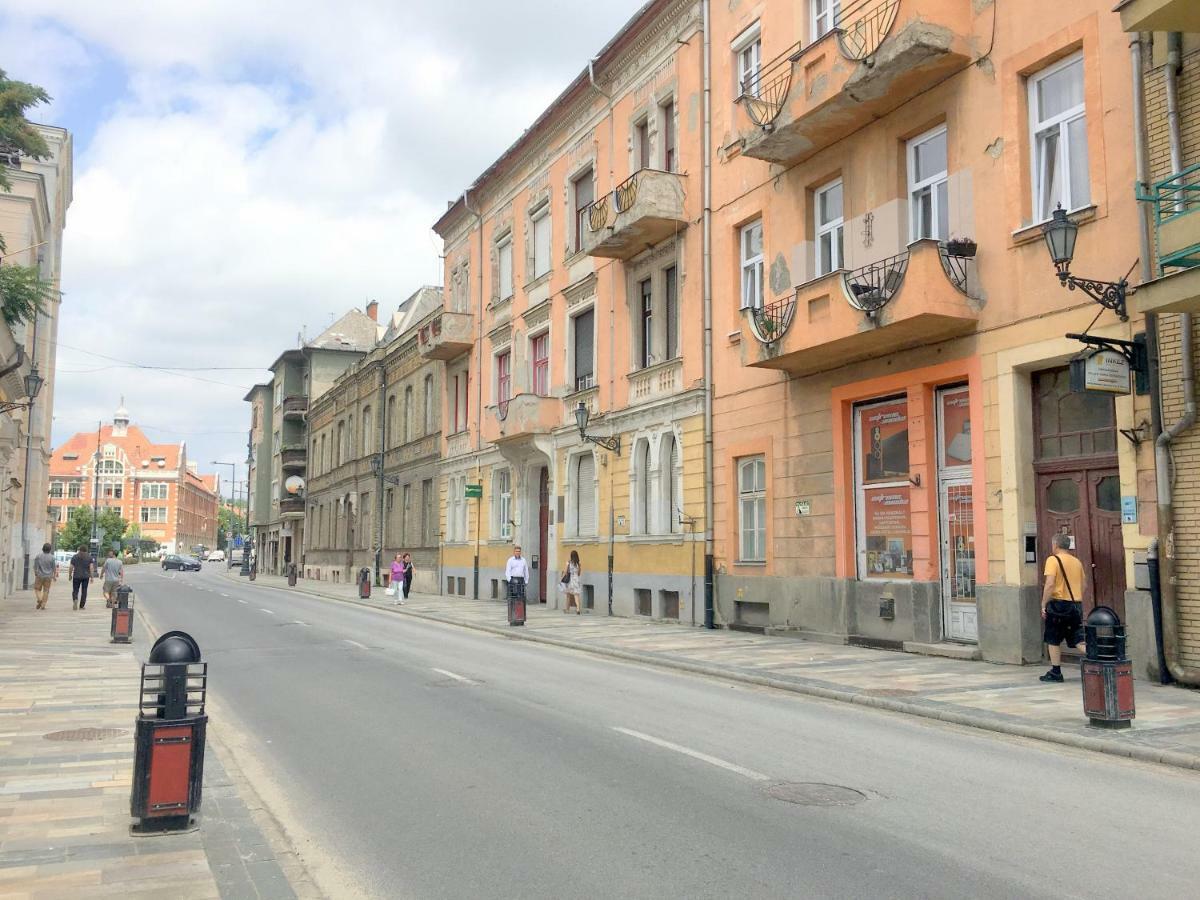 Hédi apartman Miskolc Exterior foto
